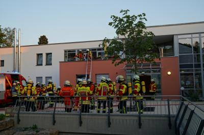 Eine schwerstverletzte Person bei Brand im Altersheim in Leonberg 